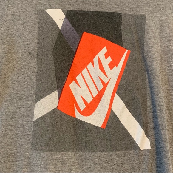 Nike | Graphic Tee Shirt - Picture 4 of 11
